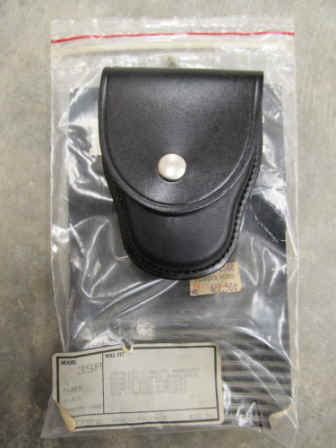 Bianchi35cuffcase.JPG (54177 bytes)